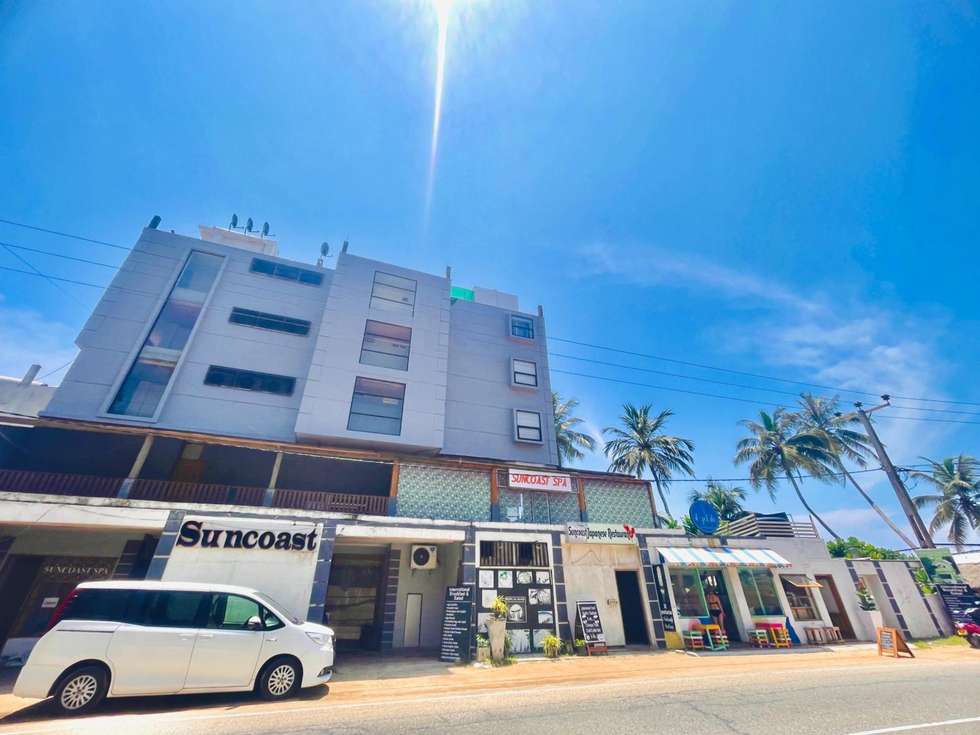 Suncoast Beach Hotel Mirissa Dış mekan fotoğraf