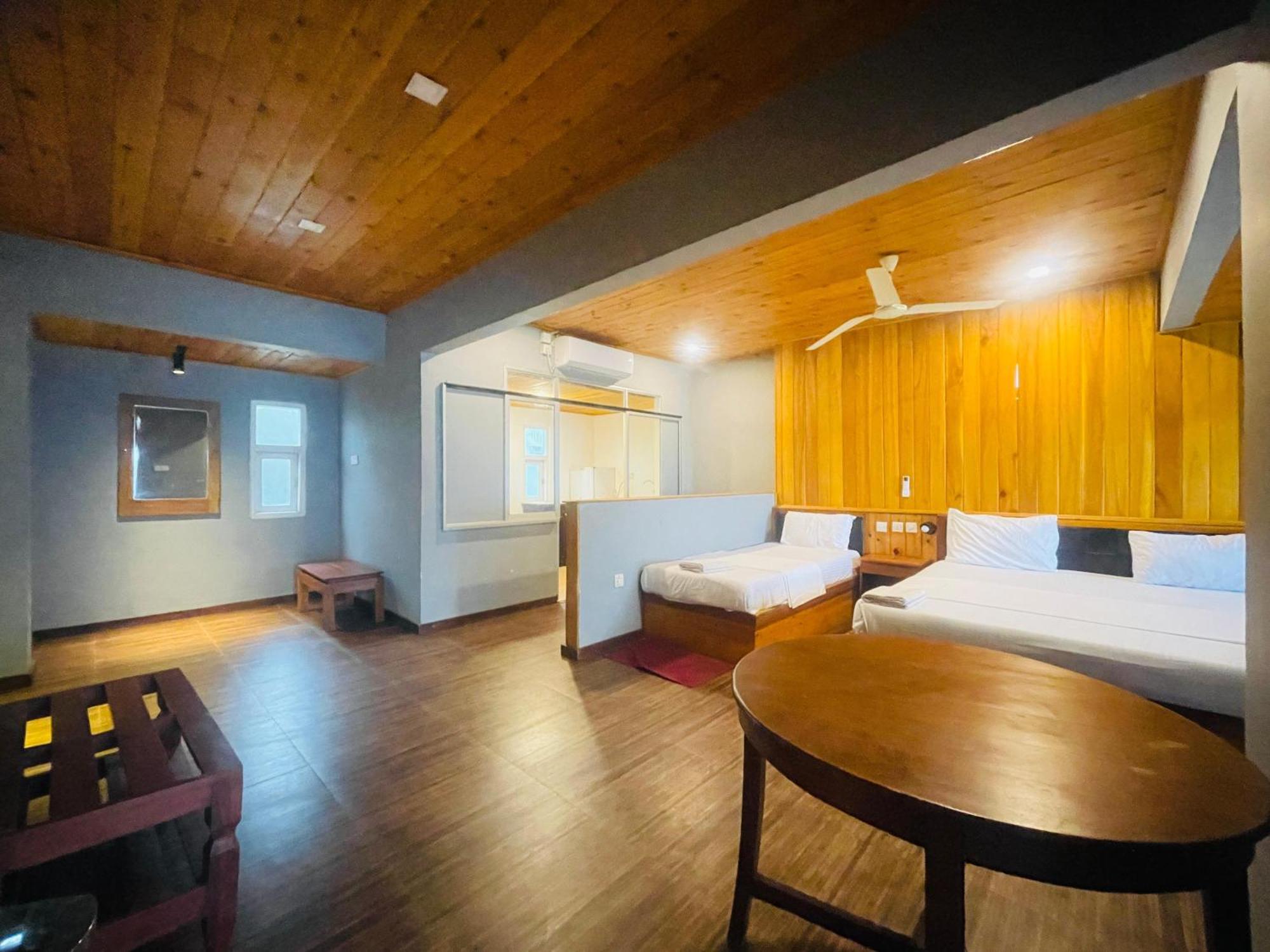 Suncoast Beach Hotel Mirissa Dış mekan fotoğraf