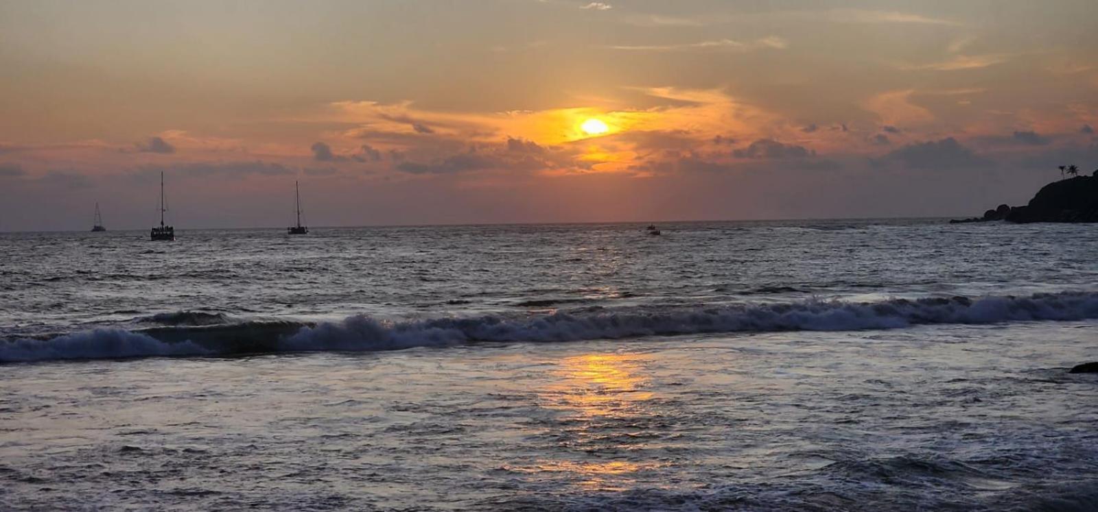 Suncoast Beach Hotel Mirissa Dış mekan fotoğraf