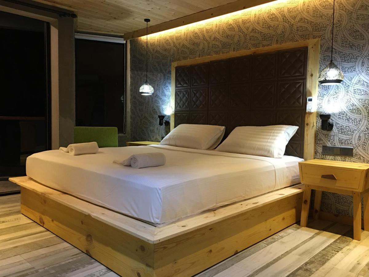 Suncoast Beach Hotel Mirissa Dış mekan fotoğraf